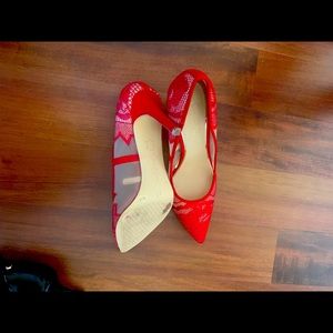 Jessica Simpson red shoes for holidays